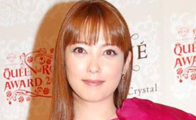中山エミリ